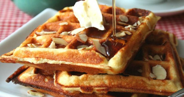 waffle low carb 620x330 - Waffle Low Carb - 8 Receitas Fantásticas!